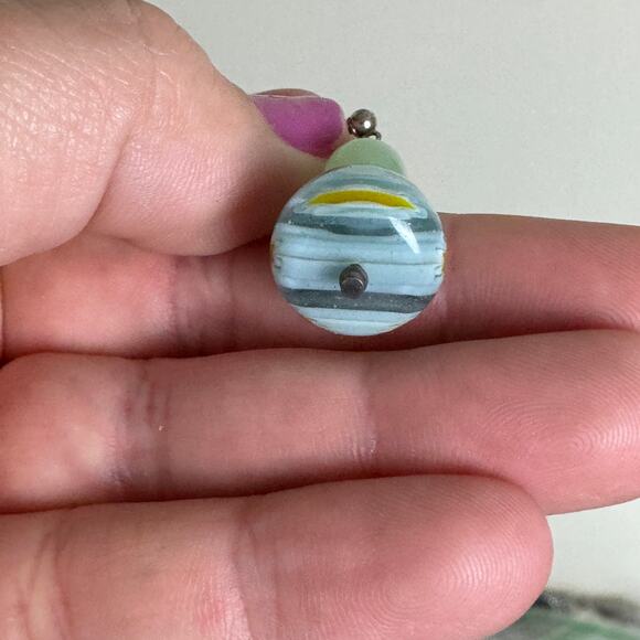 Artisan hand made white flower glass‎ bead dangle earrings for pierced ears - Picture 5 of 5